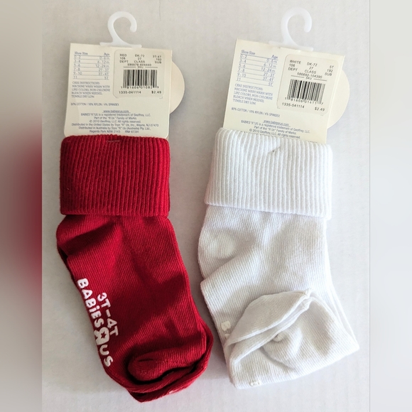 Babies R Us Toddler Non Skid Triple Cuff Socks Red White New - Picture 2 of 4